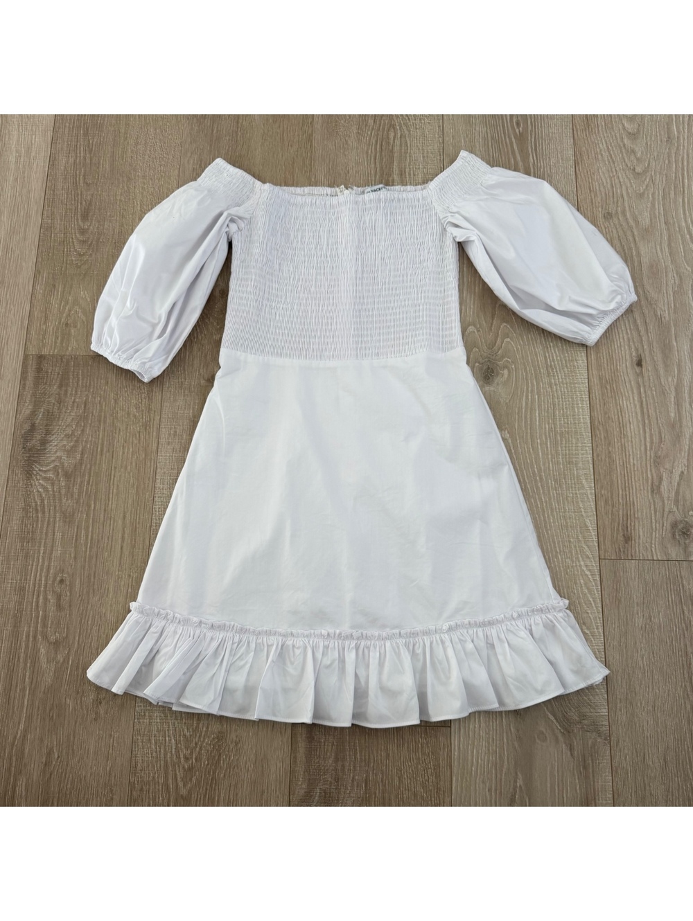 Olivaceous white puff sleeve dress